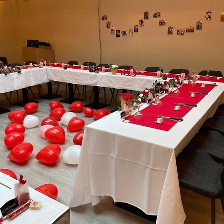 Le Grand Cerf Otel Carignan Dış mekan fotoğraf